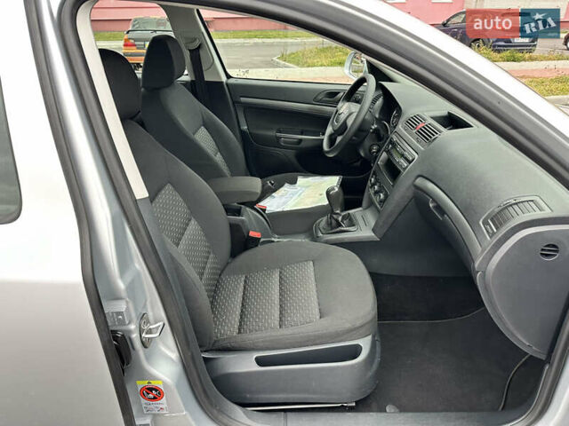 Серый Шкода Октавия, объемом двигателя 1.6 л и пробегом 215 тыс. км за 7999 $, фото 62 на Automoto.ua