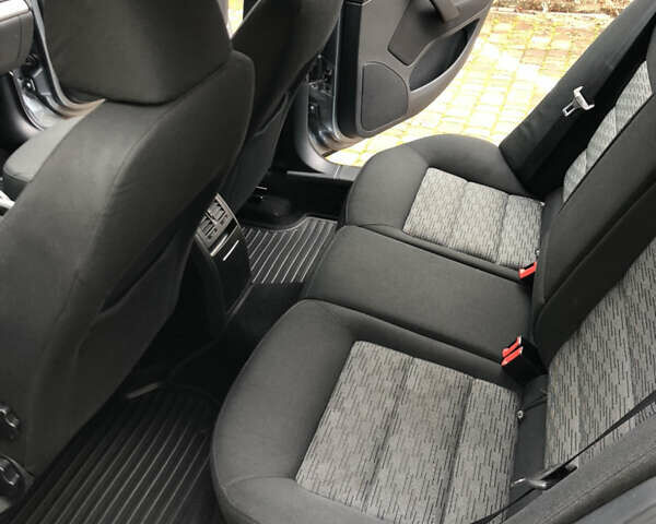 Серый Шкода Октавия, объемом двигателя 1.97 л и пробегом 243 тыс. км за 9700 $, фото 11 на Automoto.ua
