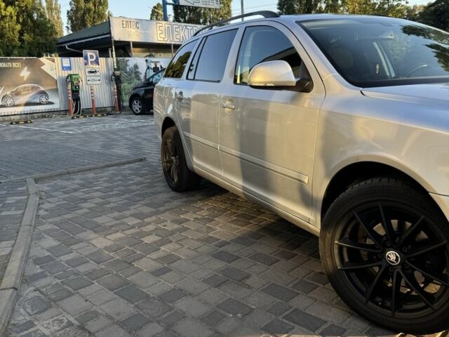 Серый Шкода Октавия, объемом двигателя 1.6 л и пробегом 283 тыс. км за 6800 $, фото 1 на Automoto.ua