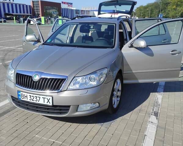 Сірий Шкода Октавія, об'ємом двигуна 1.6 л та пробігом 268 тис. км за 8700 $, фото 3 на Automoto.ua
