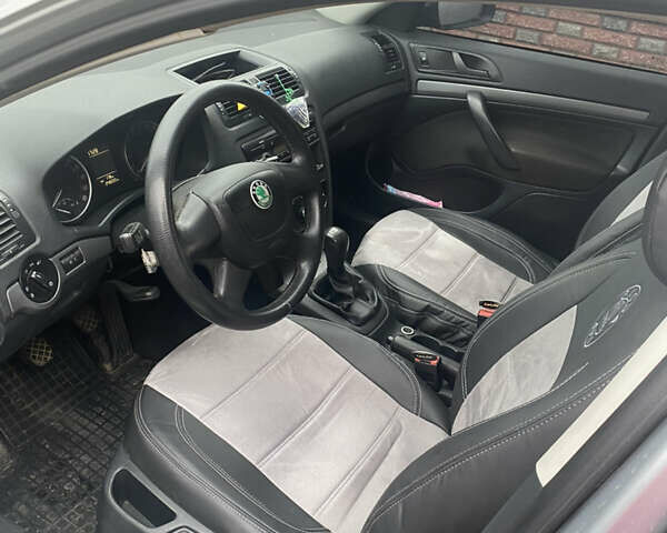 Сірий Шкода Октавія, об'ємом двигуна 1.6 л та пробігом 251 тис. км за 8500 $, фото 6 на Automoto.ua