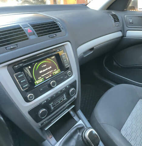 Сірий Шкода Октавія, об'ємом двигуна 1.6 л та пробігом 251 тис. км за 7300 $, фото 7 на Automoto.ua