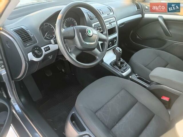 Сірий Шкода Октавія, об'ємом двигуна 1.6 л та пробігом 142 тис. км за 7750 $, фото 74 на Automoto.ua