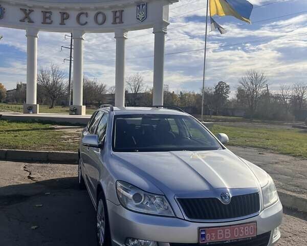 Серый Шкода Октавия, объемом двигателя 1.6 л и пробегом 252 тыс. км за 8950 $, фото 3 на Automoto.ua