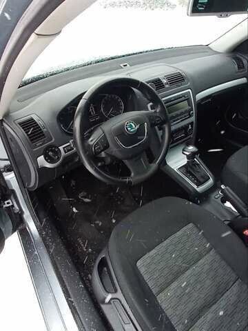 Серый Шкода Октавия, объемом двигателя 1.39 л и пробегом 193 тыс. км за 9300 $, фото 16 на Automoto.ua