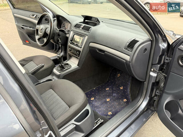 Сірий Шкода Октавія, об'ємом двигуна 1.6 л та пробігом 287 тис. км за 10000 $, фото 20 на Automoto.ua