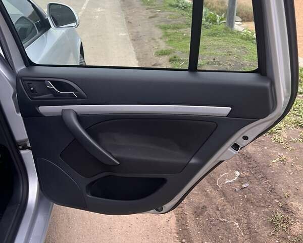 Серый Шкода Октавия, объемом двигателя 1.6 л и пробегом 252 тыс. км за 8950 $, фото 20 на Automoto.ua