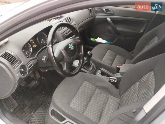 Серый Шкода Октавия, объемом двигателя 1.6 л и пробегом 264 тыс. км за 8100 $, фото 6 на Automoto.ua