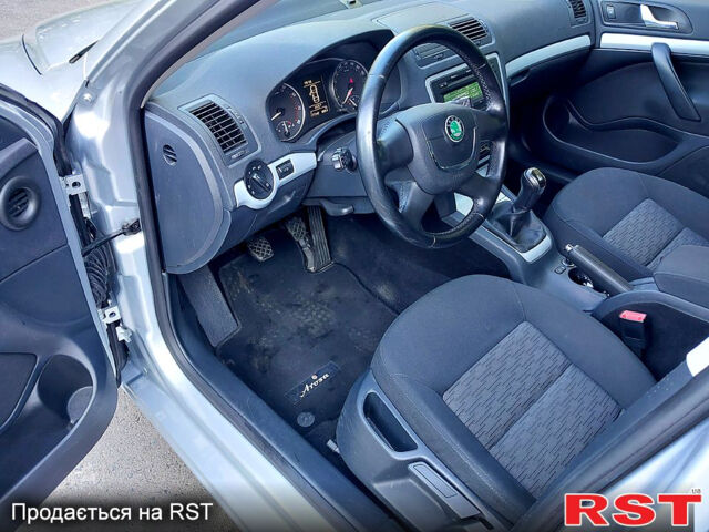 Серый Шкода Октавия, объемом двигателя 1.8 л и пробегом 177 тыс. км за 8700 $, фото 7 на Automoto.ua