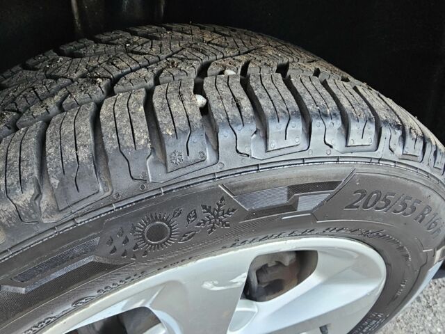 Серый Шкода Октавия, объемом двигателя 2 л и пробегом 274 тыс. км за 9700 $, фото 7 на Automoto.ua