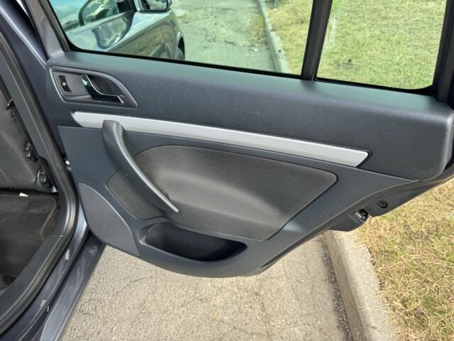 Серый Шкода Октавия, объемом двигателя 1.8 л и пробегом 173 тыс. км за 9350 $, фото 9 на Automoto.ua