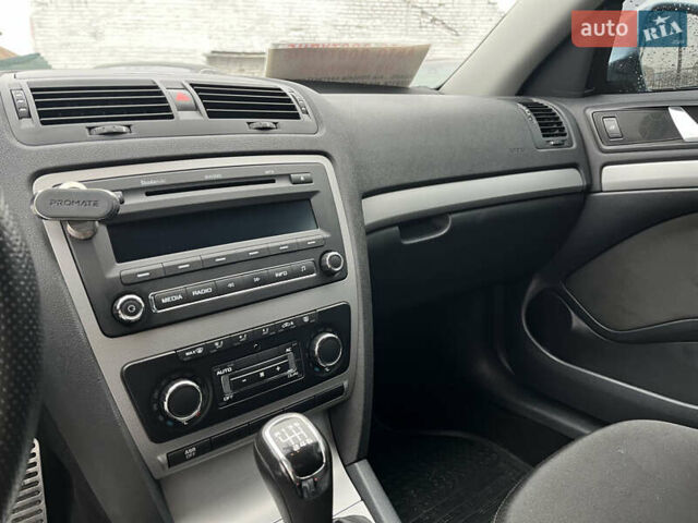 Серый Шкода Октавия, объемом двигателя 1.8 л и пробегом 280 тыс. км за 7900 $, фото 13 на Automoto.ua