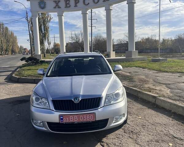 Серый Шкода Октавия, объемом двигателя 1.6 л и пробегом 252 тыс. км за 8950 $, фото 2 на Automoto.ua