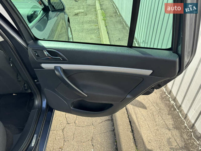 Серый Шкода Октавия, объемом двигателя 1.8 л и пробегом 173 тыс. км за 9350 $, фото 47 на Automoto.ua