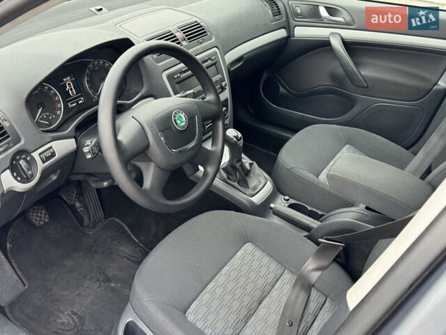 Серый Шкода Октавия, объемом двигателя 1.6 л и пробегом 213 тыс. км за 8750 $, фото 9 на Automoto.ua