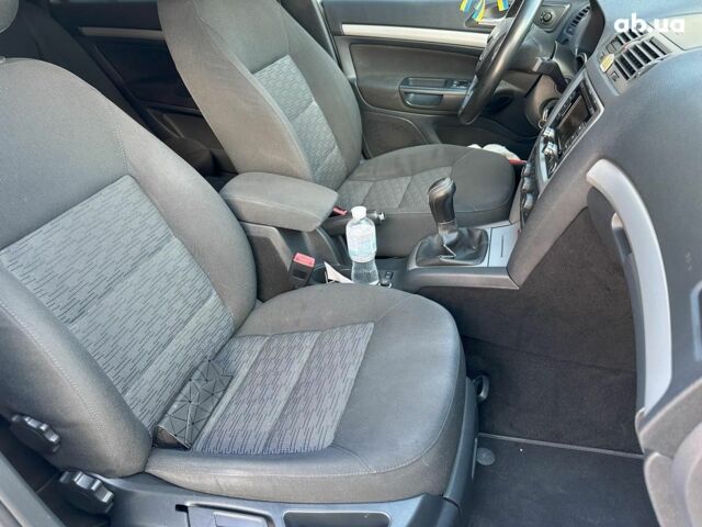 Серый Шкода Октавия, объемом двигателя 1.6 л и пробегом 227 тыс. км за 8980 $, фото 16 на Automoto.ua