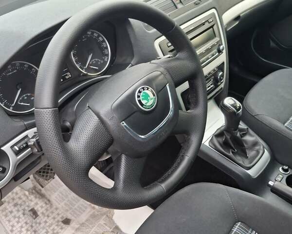 Сірий Шкода Октавія, об'ємом двигуна 1.6 л та пробігом 190 тис. км за 8950 $, фото 7 на Automoto.ua