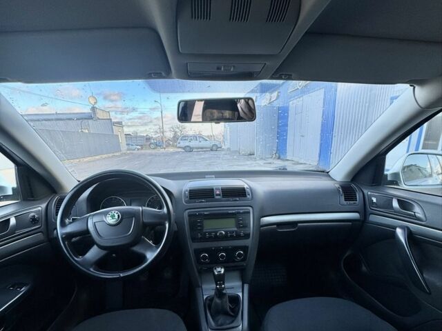 Серый Шкода Октавия, объемом двигателя 1.6 л и пробегом 329 тыс. км за 7800 $, фото 8 на Automoto.ua