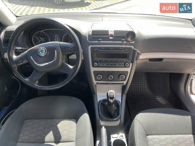 Серый Шкода Октавия, объемом двигателя 1.6 л и пробегом 290 тыс. км за 8900 $, фото 8 на Automoto.ua