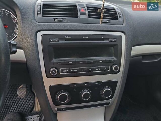 Серый Шкода Октавия, объемом двигателя 1.8 л и пробегом 285 тыс. км за 9100 $, фото 10 на Automoto.ua