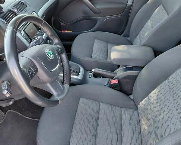 Серый Шкода Октавия, объемом двигателя 2.01 л и пробегом 262 тыс. км за 10500 $, фото 5 на Automoto.ua