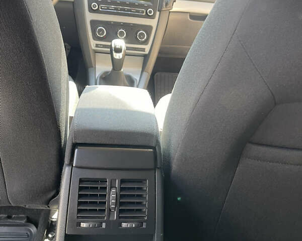 Серый Шкода Октавия, объемом двигателя 1.6 л и пробегом 290 тыс. км за 8900 $, фото 7 на Automoto.ua