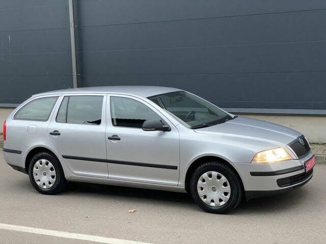 Шкода Октавия 2012 в Киеве на Automoto.ua Серый Шкода Октавия, объемом двигателя 1.6 л и пробегом 184 тыс. км за 6999 $, фото 5 на Automoto.ua