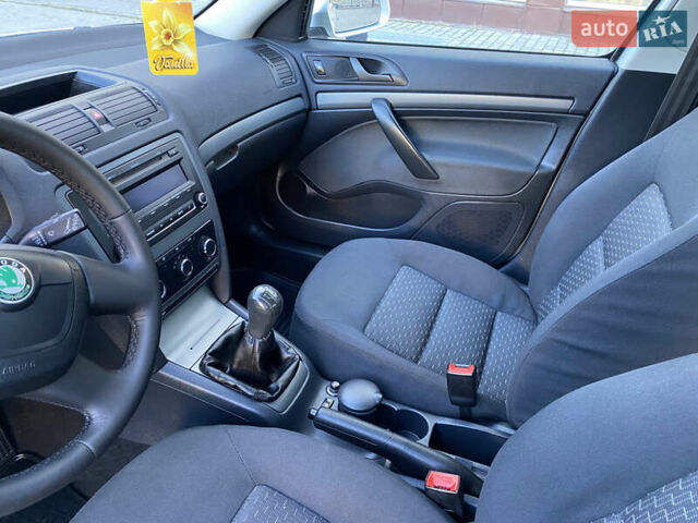 Серый Шкода Октавия, объемом двигателя 1.6 л и пробегом 225 тыс. км за 7999 $, фото 73 на Automoto.ua