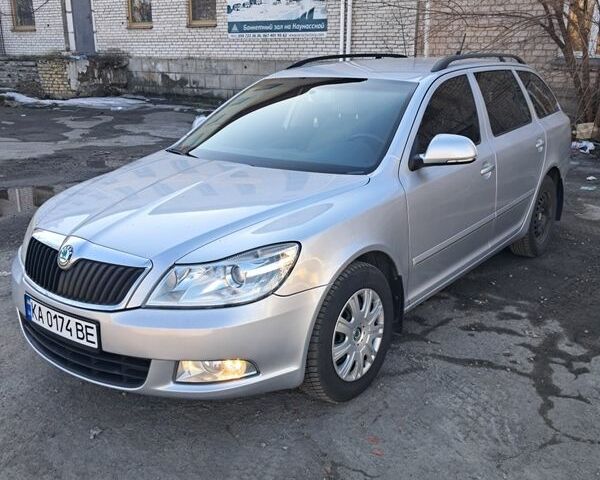 Серый Шкода Октавия, объемом двигателя 1.6 л и пробегом 252 тыс. км за 7500 $, фото 3 на Automoto.ua