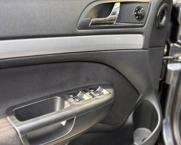 Сірий Шкода Октавія, об'ємом двигуна 1.6 л та пробігом 286 тис. км за 8200 $, фото 23 на Automoto.ua