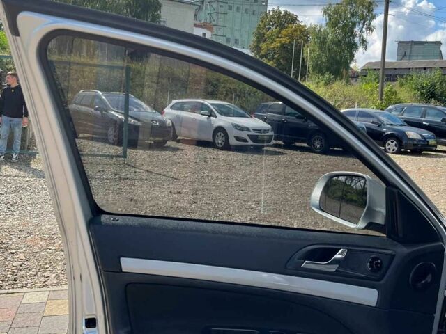 Серый Шкода Октавия, объемом двигателя 1.6 л и пробегом 243 тыс. км за 7600 $, фото 10 на Automoto.ua