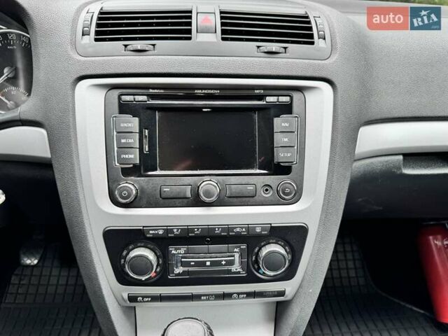 Шкода Октавия 2012 в Житомире на Automoto.ua Серый Шкода Октавия, объемом двигателя 1.6 л и пробегом 210 тыс. км за 8400 $, фото 18 на Automoto.ua