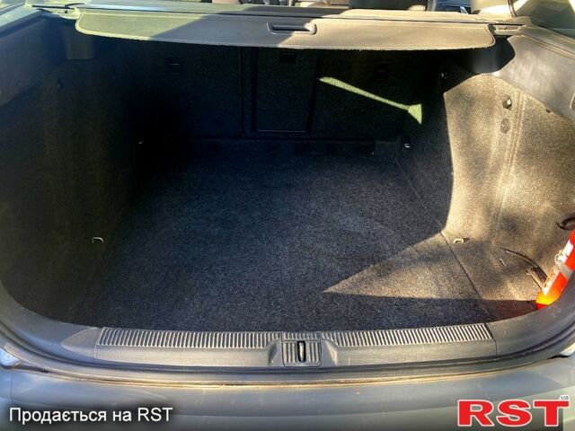 Серый Шкода Октавия, объемом двигателя 2 л и пробегом 369 тыс. км за 7900 $, фото 5 на Automoto.ua