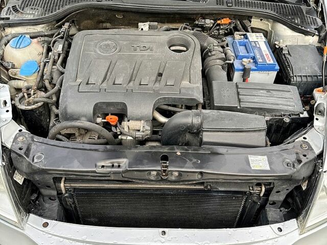 Сірий Шкода Октавія, об'ємом двигуна 2 л та пробігом 330 тис. км за 8900 $, фото 12 на Automoto.ua