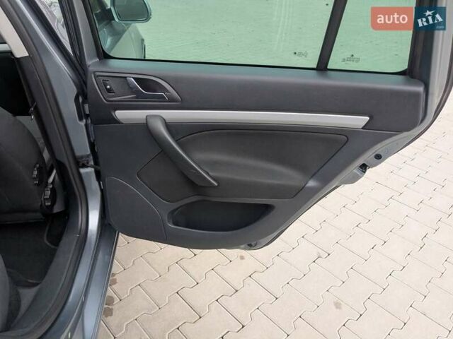 Серый Шкода Октавия, объемом двигателя 0 л и пробегом 245 тыс. км за 7400 $, фото 27 на Automoto.ua