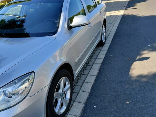 Серый Шкода Октавия, объемом двигателя 0 л и пробегом 261 тыс. км за 11200 $, фото 1 на Automoto.ua