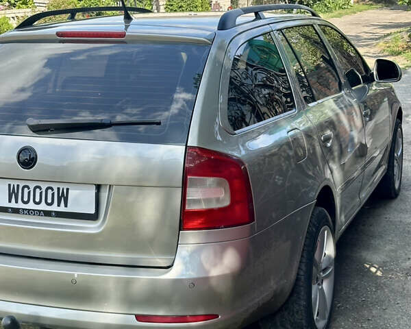 Серый Шкода Октавия, объемом двигателя 1.6 л и пробегом 350 тыс. км за 7500 $, фото 3 на Automoto.ua