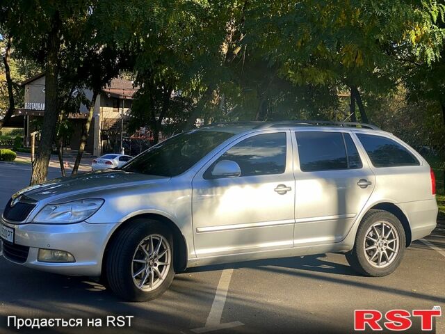 Серый Шкода Октавия, объемом двигателя 2 л и пробегом 369 тыс. км за 7900 $, фото 3 на Automoto.ua