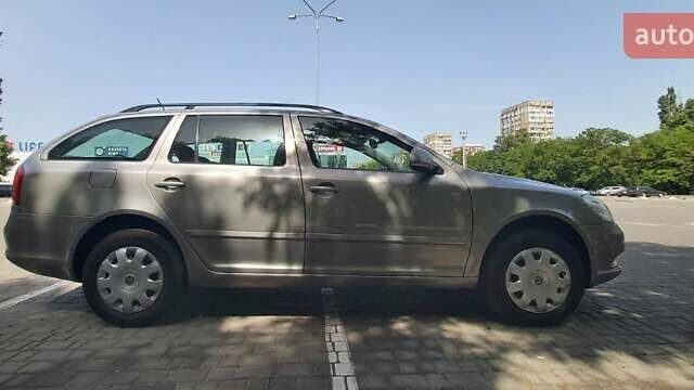 Серый Шкода Октавия, объемом двигателя 1.6 л и пробегом 270 тыс. км за 9100 $, фото 39 на Automoto.ua