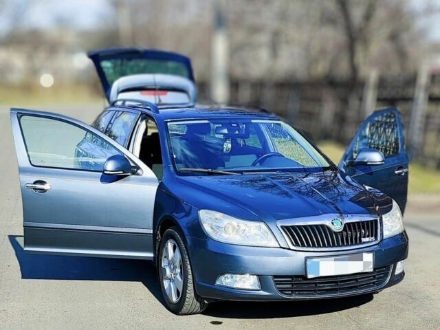 Серый Шкода Октавия, объемом двигателя 1.8 л и пробегом 226 тыс. км за 8000 $, фото 2 на Automoto.ua
