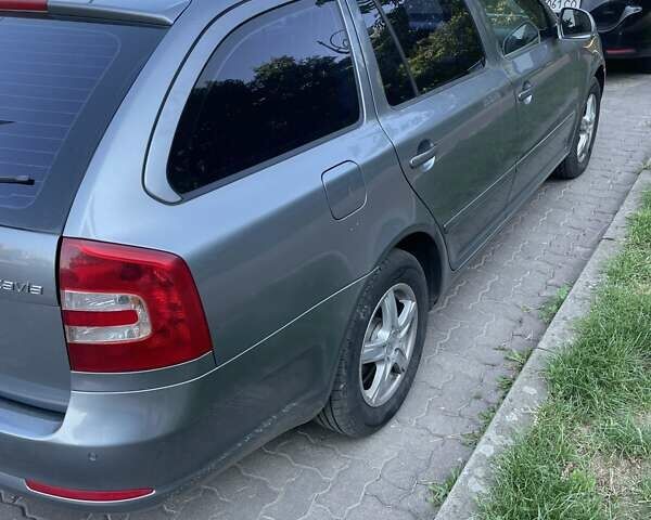 Сірий Шкода Октавія, об'ємом двигуна 1.6 л та пробігом 307 тис. км за 7500 $, фото 5 на Automoto.ua