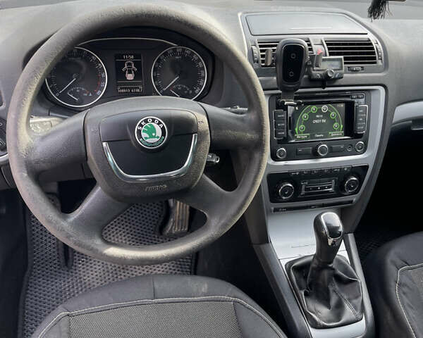 Серый Шкода Октавия, объемом двигателя 1.6 л и пробегом 308 тыс. км за 9700 $, фото 11 на Automoto.ua