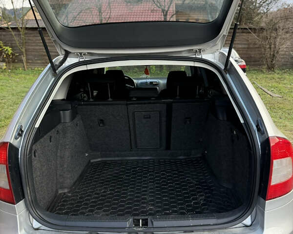 Сірий Шкода Октавія, об'ємом двигуна 1.97 л та пробігом 381 тис. км за 8000 $, фото 7 на Automoto.ua