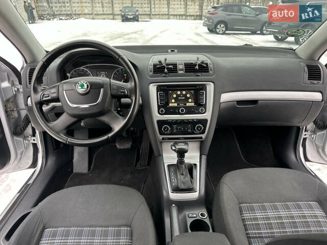 Серый Шкода Октавия, объемом двигателя 1.6 л и пробегом 210 тыс. км за 9499 $, фото 25 на Automoto.ua