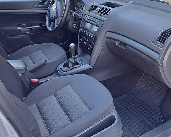 Шкода Октавия 2012 в Запорожье на Automoto.ua Серый Шкода Октавия, объемом двигателя 1.6 л и пробегом 267 тыс. км за 8200 $, фото 7 на Automoto.ua