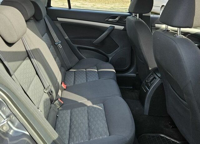 Сірий Шкода Октавія, об'ємом двигуна 2 л та пробігом 140 тис. км за 8300 $, фото 18 на Automoto.ua