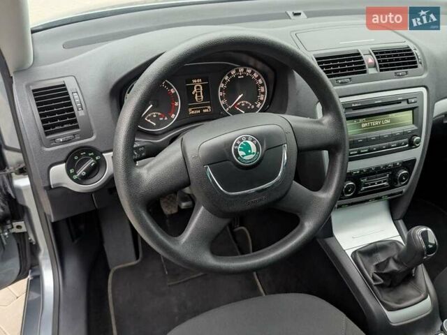 Серый Шкода Октавия, объемом двигателя 0 л и пробегом 245 тыс. км за 7400 $, фото 18 на Automoto.ua