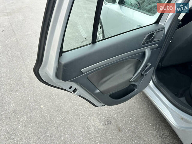 Серый Шкода Октавия, объемом двигателя 1.6 л и пробегом 215 тыс. км за 7999 $, фото 53 на Automoto.ua