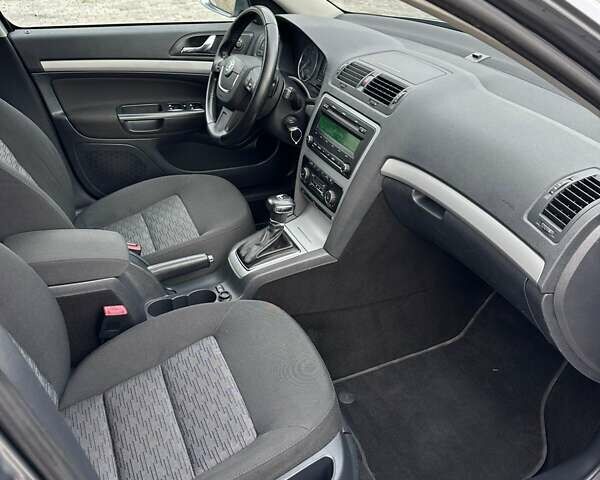 Серый Шкода Октавия, объемом двигателя 1.4 л и пробегом 201 тыс. км за 8000 $, фото 16 на Automoto.ua