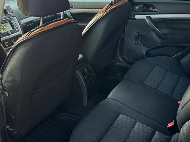 Серый Шкода Октавия, объемом двигателя 1.6 л и пробегом 295 тыс. км за 7500 $, фото 5 на Automoto.ua